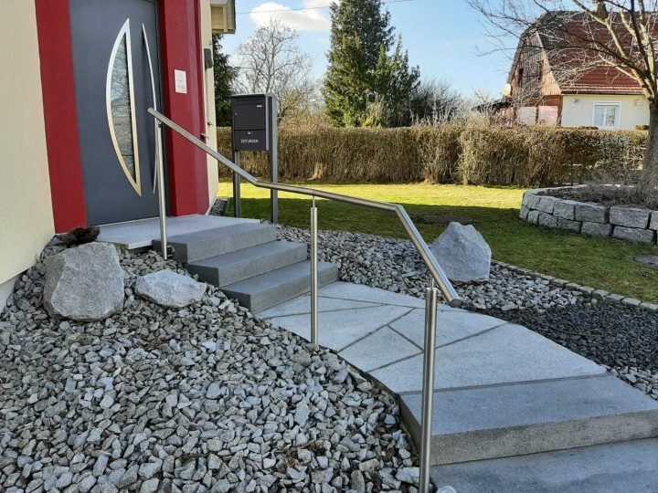 Edelstahlhandlauf, geknickt